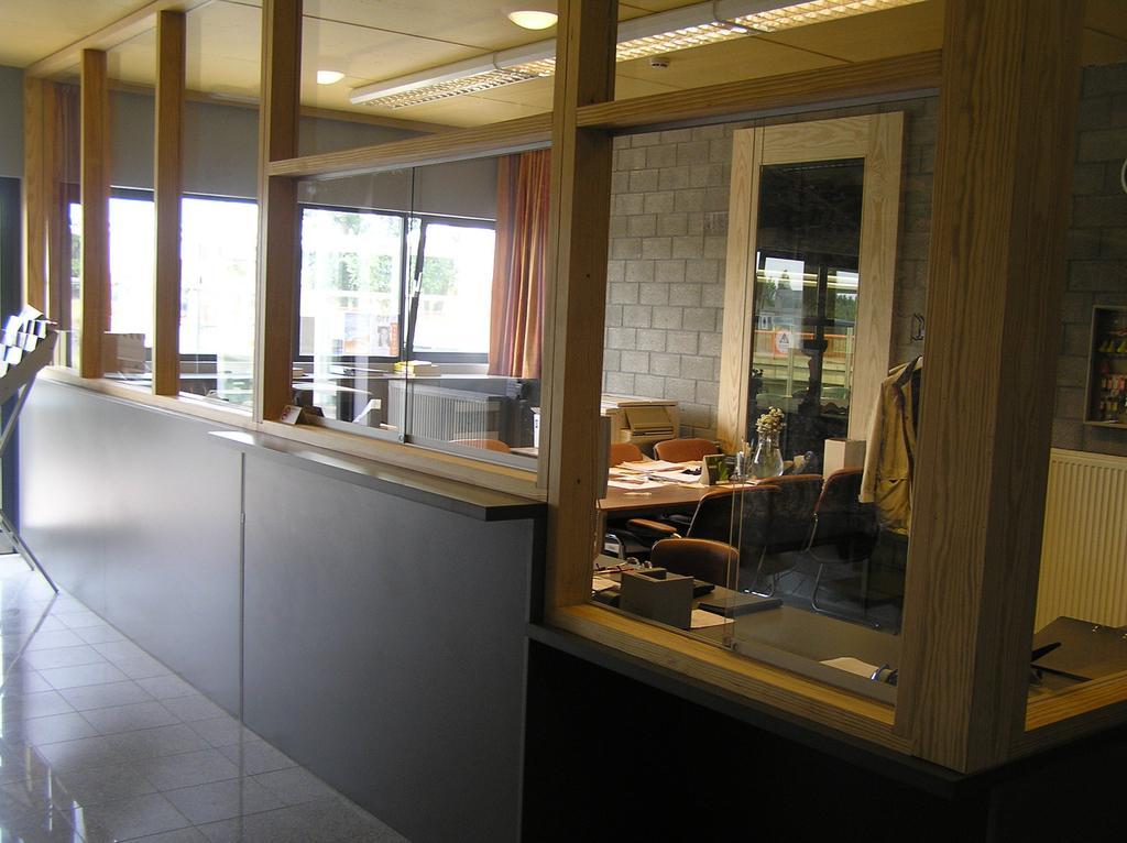 Herdersbrug Youth Hostel ブルージュ エクステリア 写真