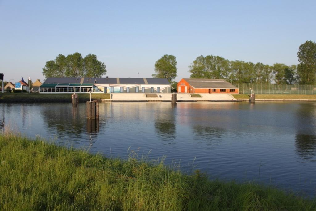 Herdersbrug Youth Hostel ブルージュ エクステリア 写真
